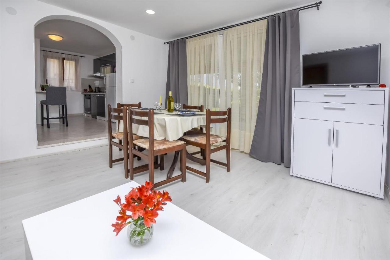Apartments Viktor Apartmán *