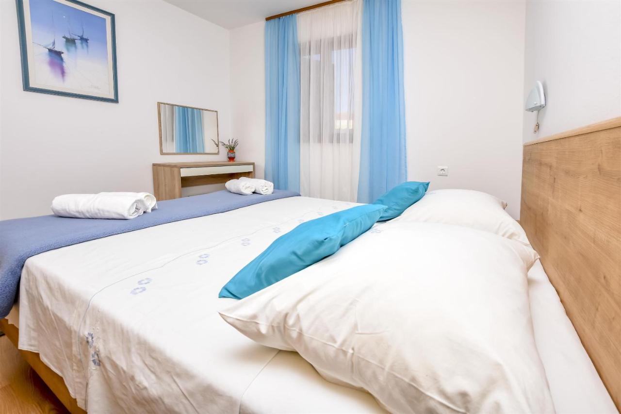 Apartments Viktor Rogoznica (Sibenik-Knin)