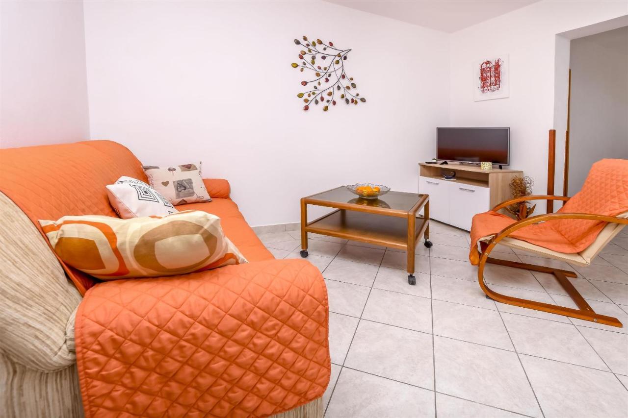 Apartments Viktor * Rogoznica (Sibenik-Knin)