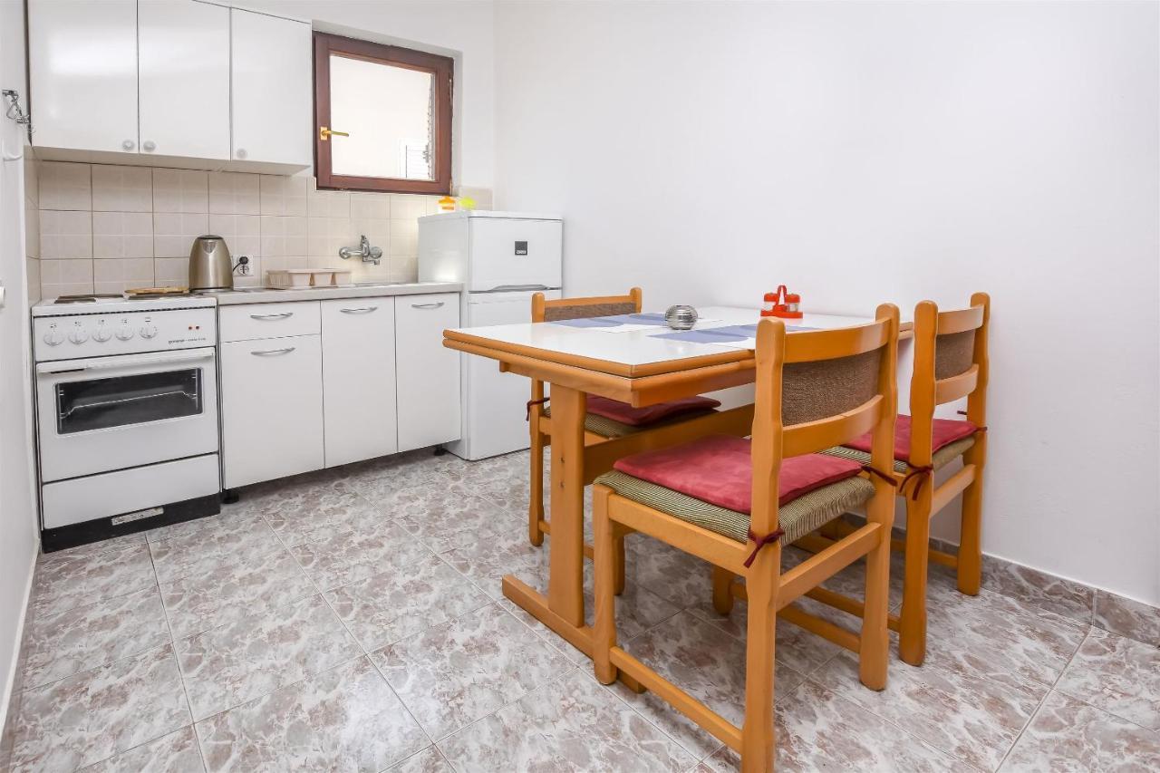 Apartments Viktor * Rogoznica (Sibenik-Knin)