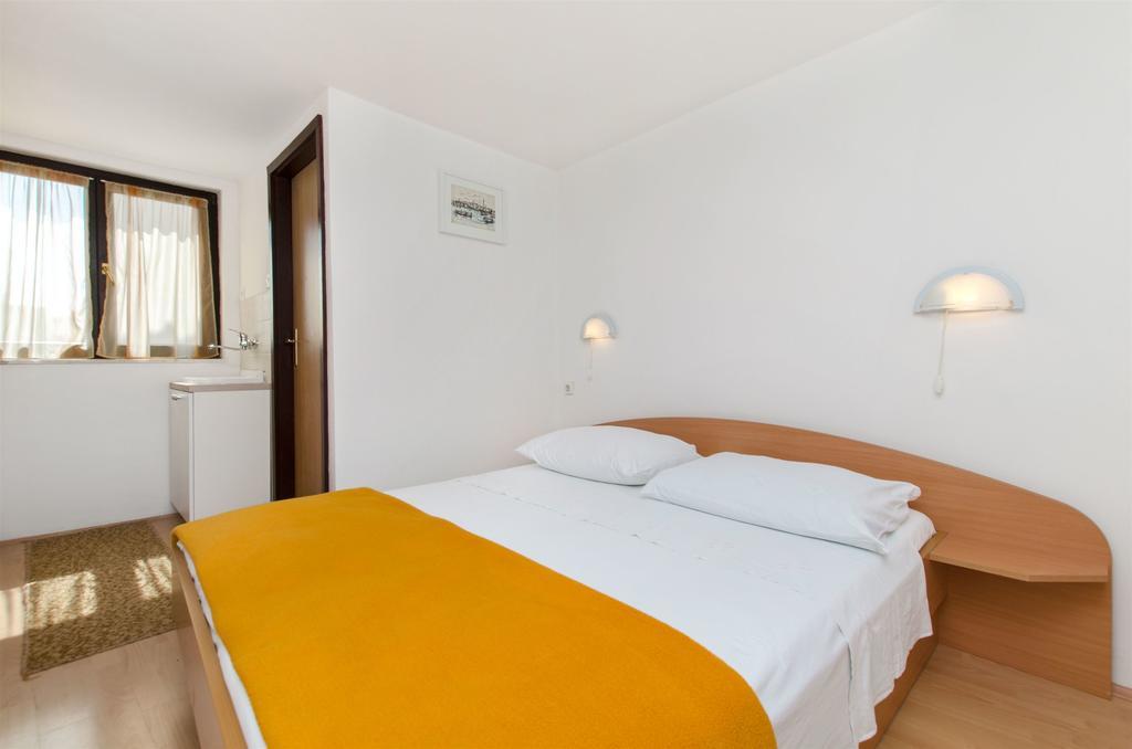 Apartments Viktor *